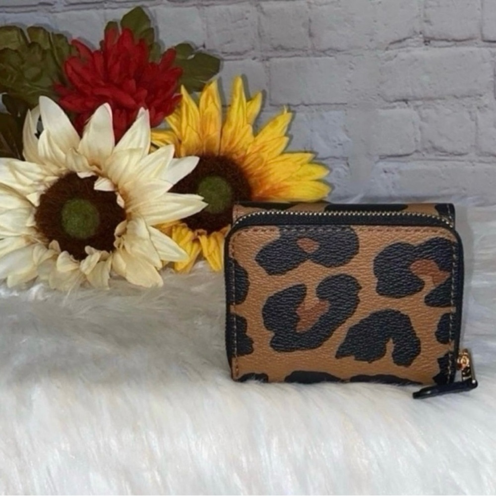 Coach LEOPARD Print Trifold Wallet - Picture 4 of 4
